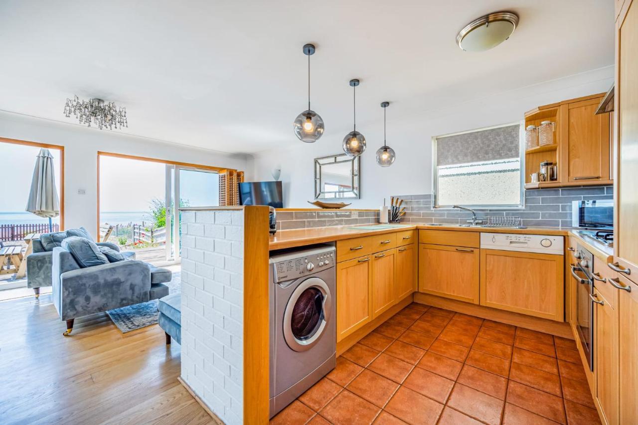 Pebble Paradise Beachfront Family Getaway Pevensey Exterior foto